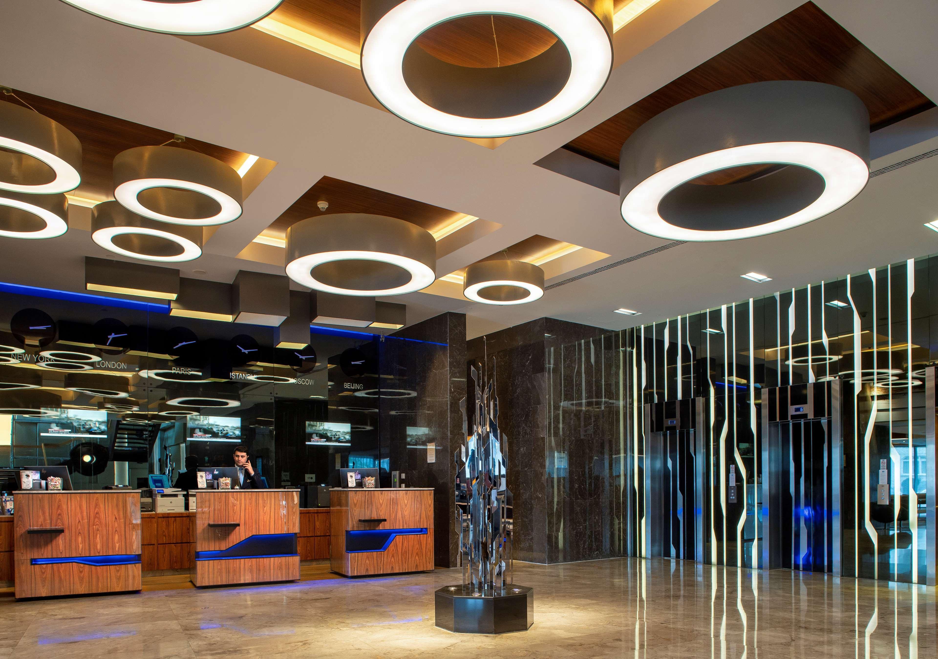 Radisson Blu Hotel Istanbul Asia Exteriér fotografie The lobby of the hotel