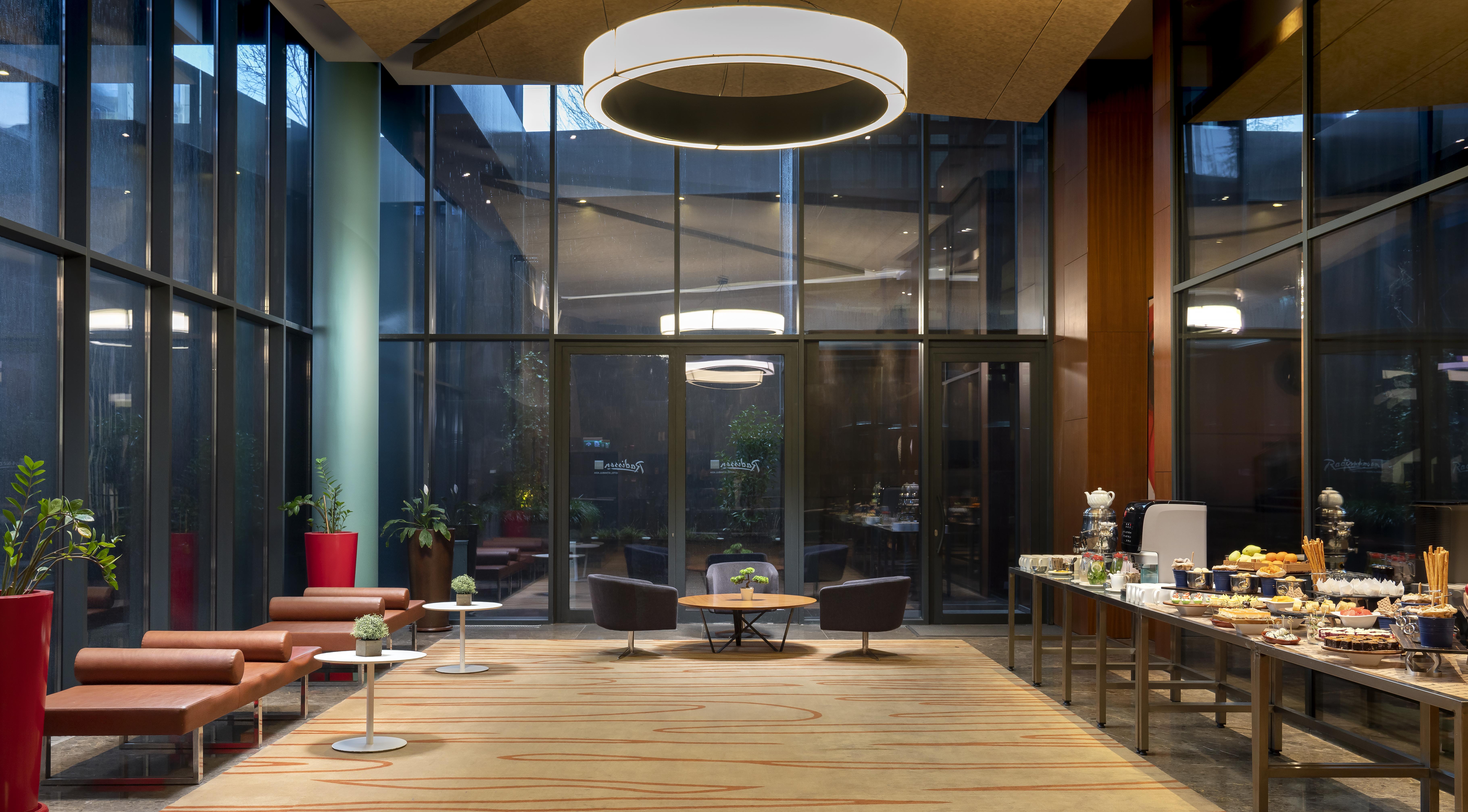 Radisson Blu Hotel Istanbul Asia Exteriér fotografie Interior of the National Museum of the United States Army